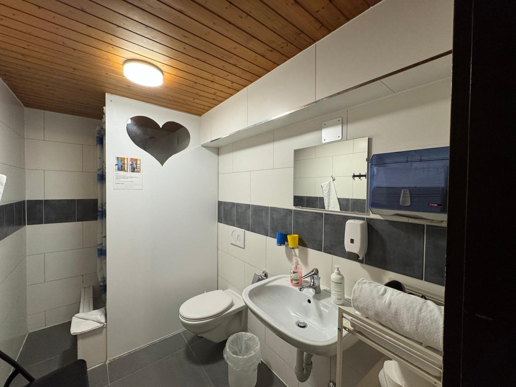 Downtown Family&Friends Apartment อินเทอร์ลาเคน ภายนอก รูปภาพ